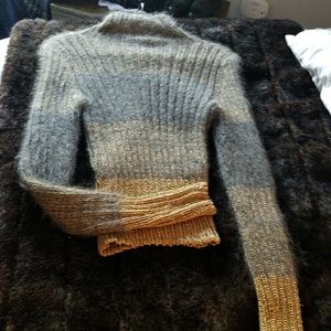 Dolce Gahanna metallic sweater